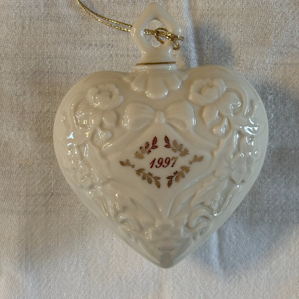 Lenox 1997 Annual Ornament Vintage